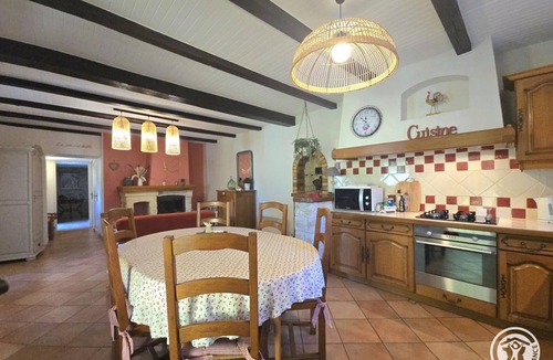 Blis-et-Born Cottage | Cottage in Périgord with garden and fireplace