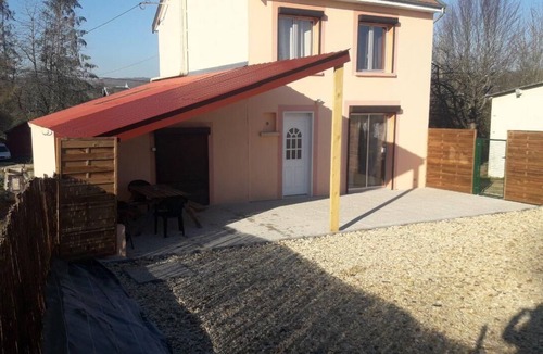 Sauville House | Cottage in Ardennes Lake of Bairon- Swimming - Countryside-Hiking-fishing