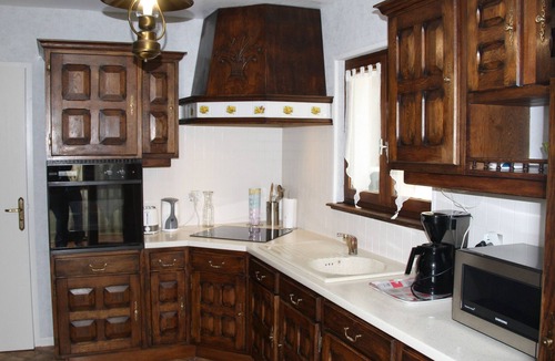 Belleville-sur-Meuse Cottage | Cottage with enclosed garden, terrace and Wi-Fi, near Verdun
