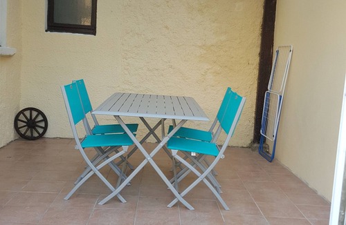 Belleville-sur-Meuse Cottage | Cottage with enclosed garden, terrace and Wi-Fi, near Verdun