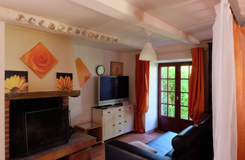 Saint-Brieuc-des-Iffs House | Country gîte in the heart of an old farmhouse