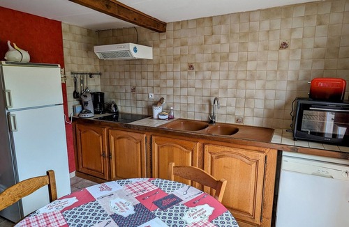 Halles-sous-les-Cotes Cottage | Country house with fishing, pets allowed