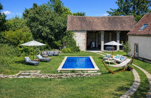 Saint-Martin-sur-Oreuse House | Country house in Burgundy 1h30 from Paris