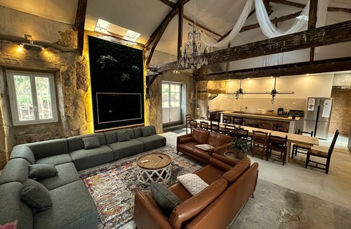 Anoye Villa | Country House 'Des Salettes' with Private Pool, Private Terrace and Wi-Fi