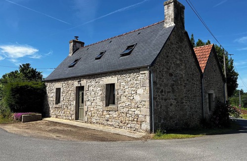 Plounerin House | Country house for 6 to 8 people, 15 minutes from the beach