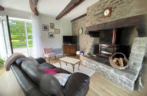 Saint-Pierre-de-Plesguen House | Country house in the heart of a village