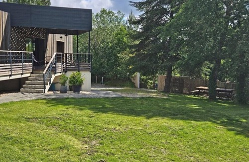 Savignac-Mona House | Country house near a wood. View of the Pyrenees just a few steps away
