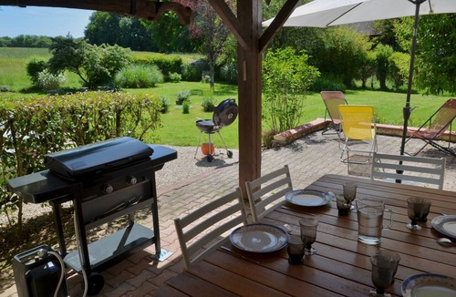 Demu House | Country House 'Peyrouteau, Bucolic Gîte' with Private Pool, Terrace and Wi-Fi