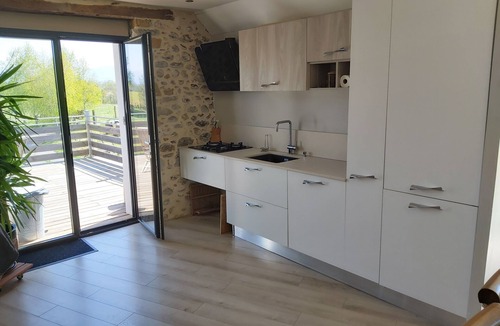 Lasseube House | Country house surrounded by animals facing the Pyrenees for 4 people