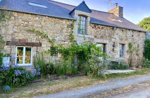 Bourseul House | Country house with private pool 30 min from the beaches of the Emerald Coast