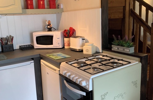 Plouguenast Cottage | Country Retreat Brittany Sleeps 4 + Cot, Heated Pool, Free Wifi, Pet Friendly