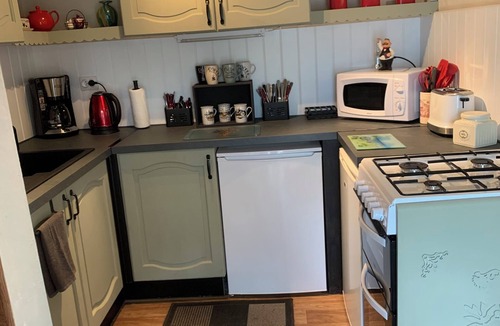 Plouguenast Cottage | Country Retreat Brittany Sleeps 4 + Cot, Heated Pool, Free Wifi, Pet Friendly