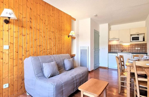 Saint-Etienne-en-Devoluy Apartment | Cozy 2-Room Apartment with Terrace, Pool Access, and Ski Storage - Sleeps 4, Near Le Jas Lift