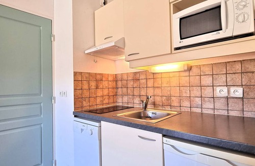 Saint-Etienne-en-Devoluy Apartment | Cozy 2-Room Apartment with Terrace, Pool Access, and Ski Storage - Sleeps 4, Near Le Jas Lift