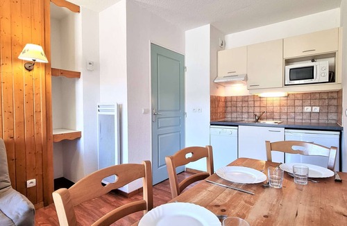 Saint-Etienne-en-Devoluy Apartment | Cozy 2-Room Apartment with Terrace, Pool Access, and Ski Storage - Sleeps 4, Near Le Jas Lift