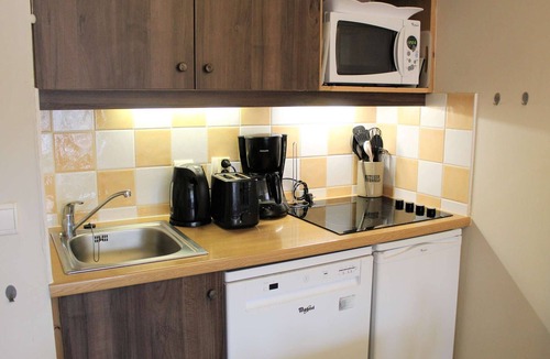 Les Claux Apartment | Cozy 2-Room Apartment, Sleeps 4, Ski-In/Ski-Out, Pool Access, Private Parking