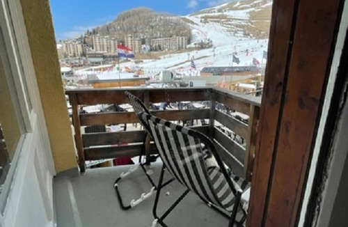 Orcieres-Merlette Apartment | Cozy 3-Room Apartment for 7 with Mountain Views, Ski-in/Ski-out, Close to Amenities, Free WiFi