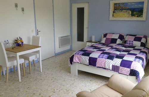 Castellane Bed & Breakfast | Cozy accommodation for up to 6 people with mountain views v. Balcony/winter garden
