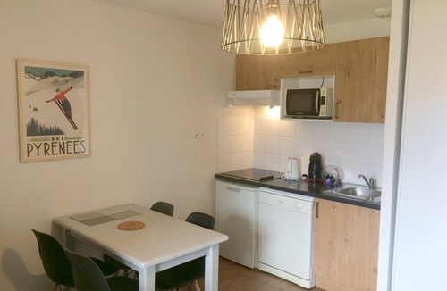 Peyragudes Apartment | Cozy Apartment for 4 with Balcony, Garage, Near Slopes - Peyresourde Village