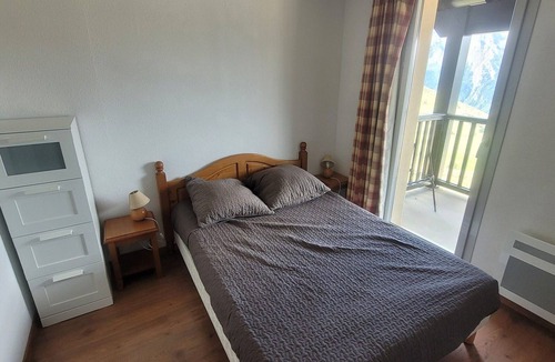 Peyragudes Apartment | Cozy Apartment for 6 with Balcony, Near Slopes and Free Pool Access in Peyragudes