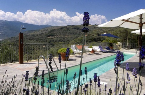 Civezza Apartment | Cozy apartment "La Piazzetta" in a building with a garden and swimming pool.