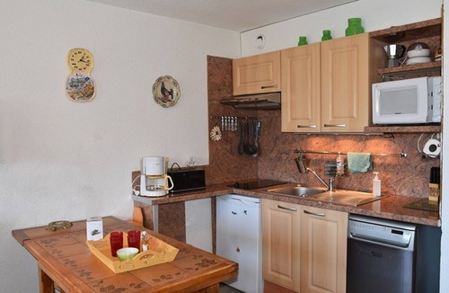 Montgenevre Apartment | Cozy apartment near the slopes with parking in Montgenèvre
