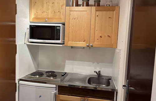 Les Claux Apartment | Cozy apartment, west balcony, quiet, parking included