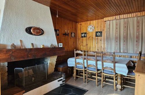 Pra Loup Ski Chalet | Cozy chalet for 9, large balcony, near slopes, private parking