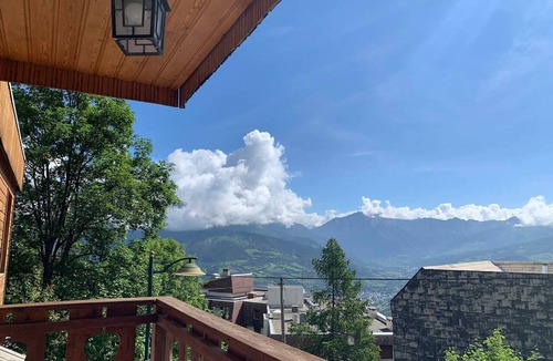 Pra Loup Ski Chalet | Cozy chalet for 9, large balcony, near slopes, private parking