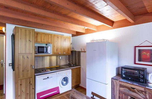 Cauterets Ski Chalet | Cozy Chalet with 3 Bedrooms, Terrace, Parking, Near Cauterets Center