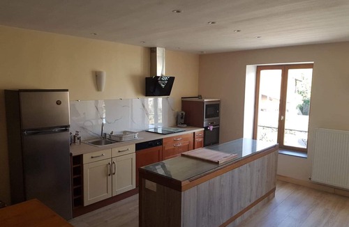 Vacqueville Cottage | Cozy Family-Friendly Cottage Near Lake Pierre-Percée with Forest Views and Children's Amenities