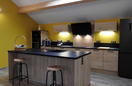 Colombey-les-deux-Eglises Cottage | Cozy Retreat with Outdoor Spa, Petanque, Spacious Garden, and Champagne Vineyard Nearby