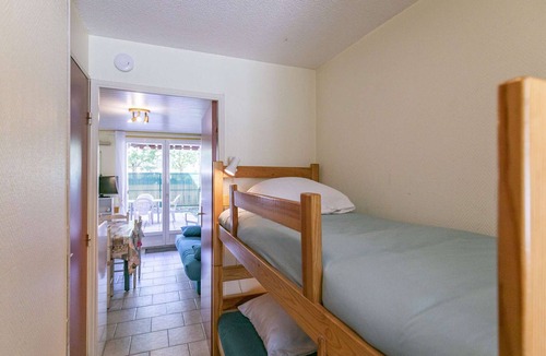 Esquieze-Sere Apartment | Cozy Ground Floor T2 Cabin for 6 with Balcony, WiFi, Parking, Near Ski Resorts & Amenities