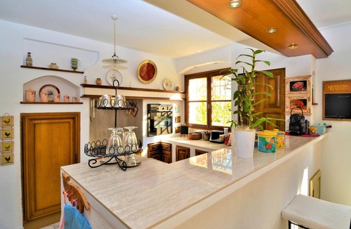 Saint-Quentin-la-Poterie House | Cozy home in Saint Quentin la poter with WiFi