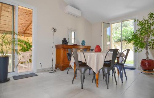 Marguerittes House | Cozy Home In Marguerittes