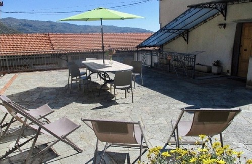 Villa Viani Apartment | Cozy, large apartment with a jacuzzi tub, 3 bedrooms, only 10 km from the sea
