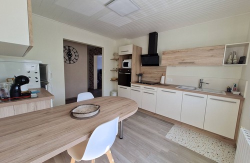 Vilosnes-Haraumont Cottage | Cozy Riverside Gîte with Terrace, Near Verdun Sites and Outdoor Activities