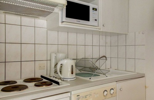 Luz-Saint-Sauveur Apartment | Cozy Studio Cabin for 5 with South-Facing Balcony, Parking, Near Luz-Saint-Sauveur Amenities