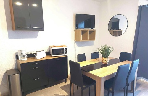 Pla d'Adet Apartment | Cozy Studio Cabine for 6 - Ski-In/Ski-Out, Balcony, Parking, WiFi - Saint-Lary-Soulan
