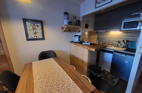 Montgenevre Apartment | Cozy Studio for 4 at the Foot of Montgenèvre Slopes with Balcony and Ski Storage