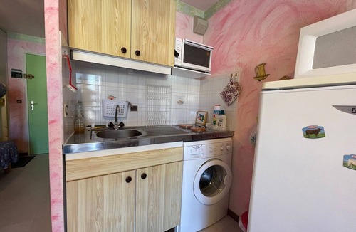 Le Sauze Apartment | Cozy Studio for 4 in Ski Resort, Steps to Slopes & Town with Balcony