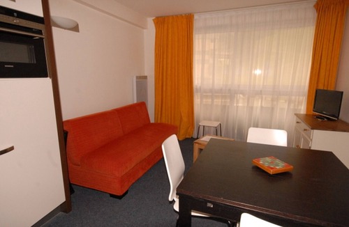 Eaux-Bonnes Apartment | Cozy studio for 4 in Gourette, pets allowed