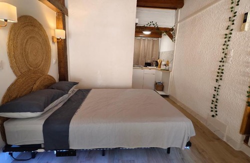 Le Val House | Cozy studio in medieval town
