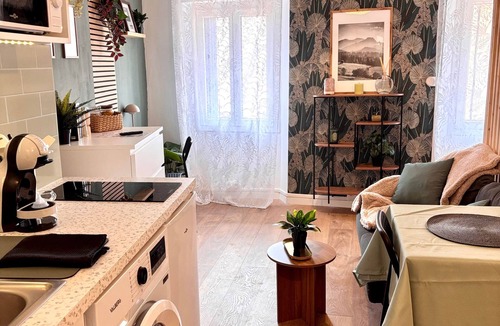Belgentier House | Cozy Studio: Movie Night, Air Conditioning, Hiking, Cool Weather - Lunea