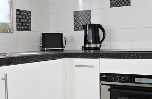 Villeneuve Loubet Beach Apartment | Cozy Studio with Large Garden, Steps from Beach, Parking Included