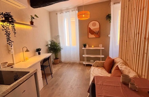 Belgentier Apartment | Cozy Studio with Movie Night, Wellness, and Air Conditioning - Solea