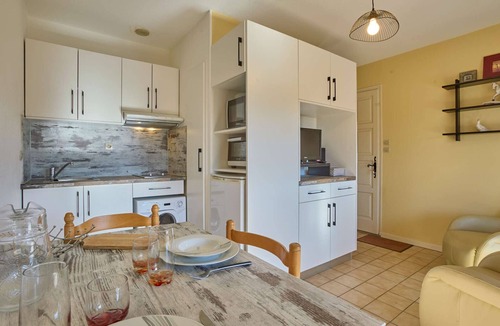 Barbotan-les-Thermes Apartment | Cozy T1 Bis studio for 2, Wi-Fi and parking, pets allowed