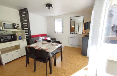 Saint-Lary-Soulan Apartment | Cozy T2 for 4 with South-West Balcony, Parking, and Ski Storage in Saint-Lary-Soulan