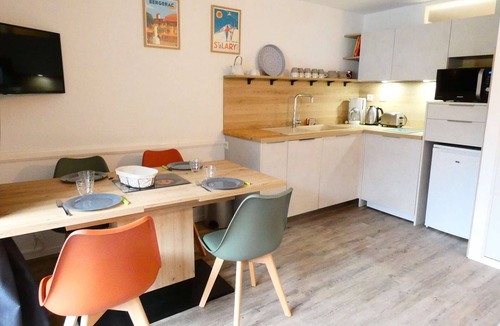 Saint-Lary-Soulan Apartment | Cozy T2 for 6 with Balcony, Parking, and Amenities in Saint-Lary-Soulan