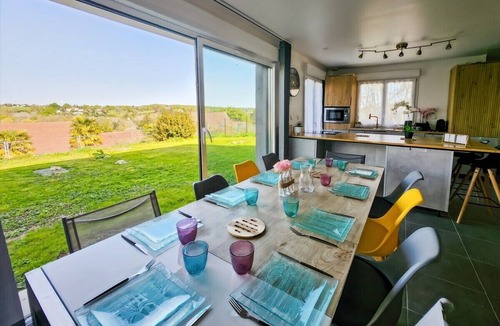 Villiers-sur-Morin Villa | Crystal House - Family Home, Private Garden, 15 Minutes from Disneyland